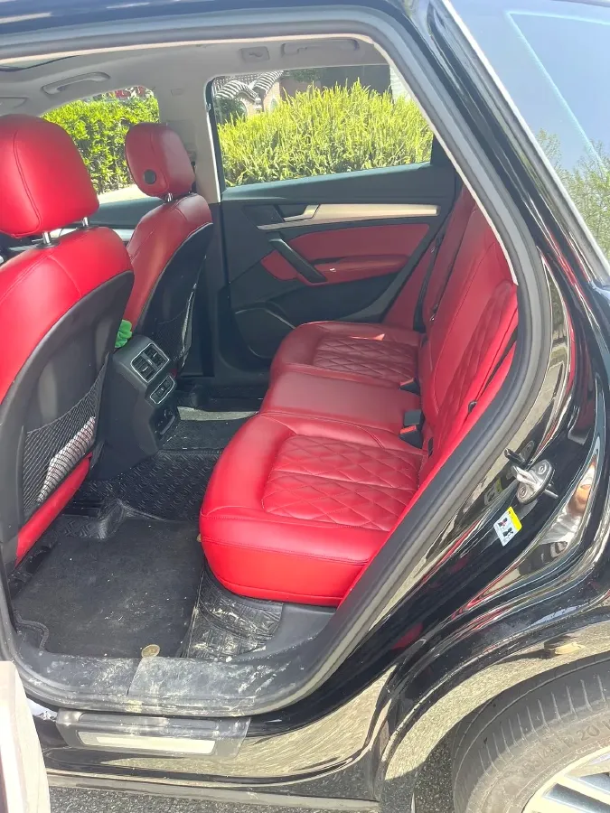 2020 Audi Q5L 2.0T 190HP L4 7DCT,autocango,china used car exporter,china ev exporter,chinese used car exporter,chinese used ev exporter