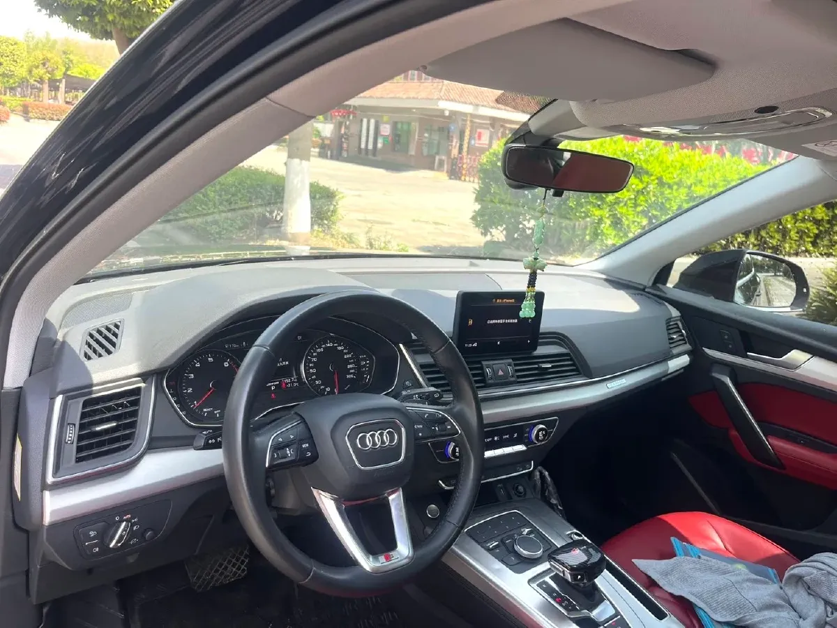 2020 Audi Q5L 2.0T 190HP L4 7DCT,autocango,china used car exporter,china ev exporter,chinese used car exporter,chinese used ev exporter