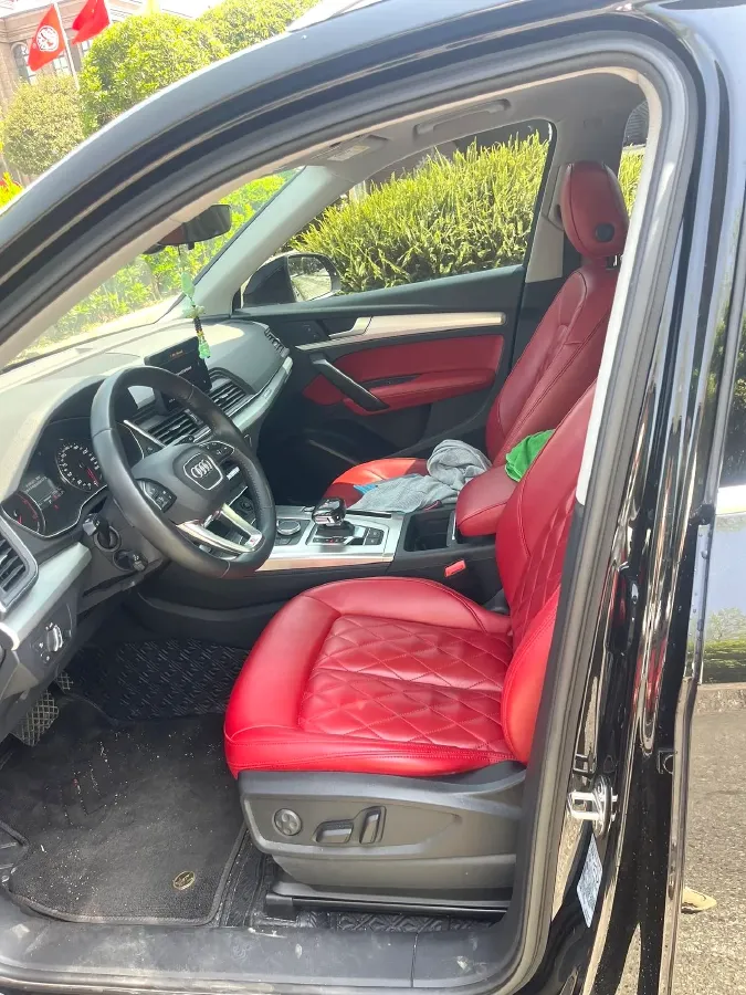 2020 Audi Q5L 2.0T 190HP L4 7DCT,autocango,china used car exporter,china ev exporter,chinese used car exporter,chinese used ev exporter