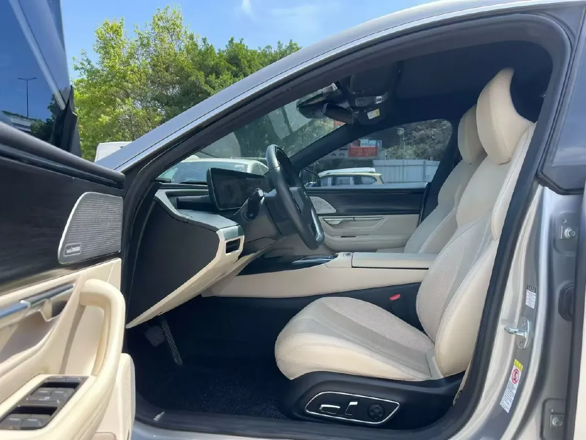 2020 DS 7 1.6T 215HP L4 8AT,autocango,china used car exporter,china ev exporter,chinese used car exporter,chinese used ev exporter