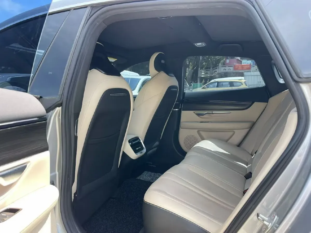 2020 DS 7 1.6T 215HP L4 8AT,autocango,china used car exporter,china ev exporter,chinese used car exporter,chinese used ev exporter