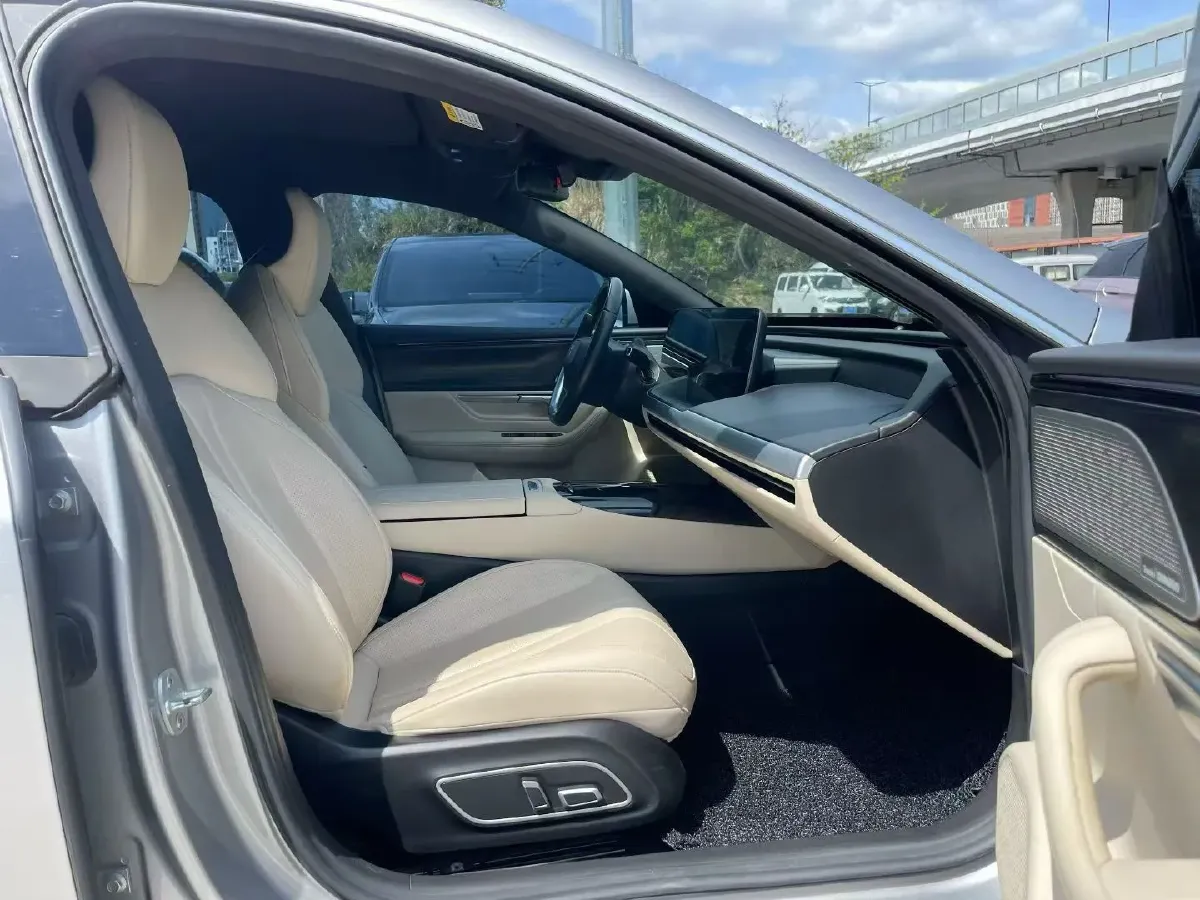 2020 DS 7 1.6T 215HP L4 8AT,autocango,china used car exporter,china ev exporter,chinese used car exporter,chinese used ev exporter