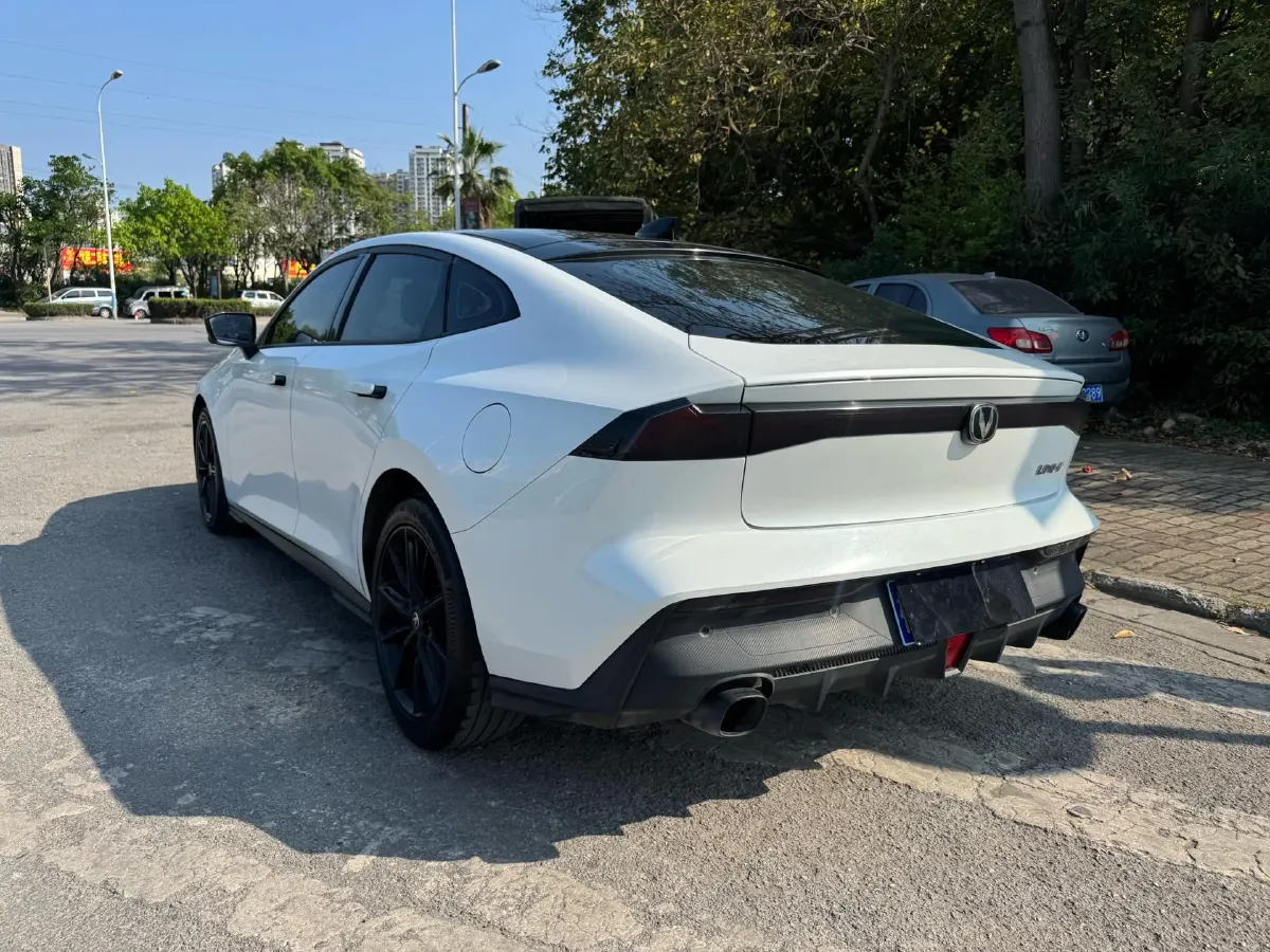 2022 ChangAn UNI-V 1.5T 188HP L4 7DCT,autocango,china used car exporter,china ev exporter,chinese used car exporter,chinese used ev exporter