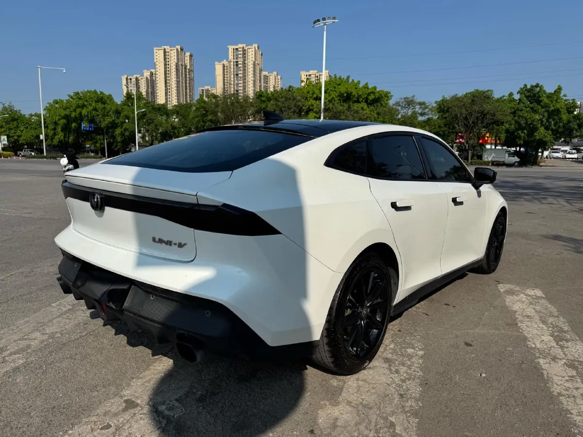 2022 ChangAn UNI-V 1.5T 188HP L4 7DCT,autocango,china used car exporter,china ev exporter,chinese used car exporter,chinese used ev exporter