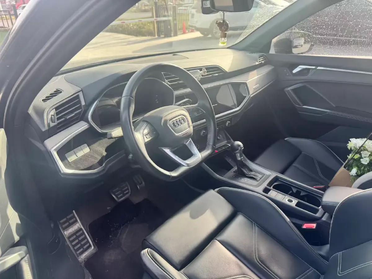2024 Audi Q3 2.0T 186HP L4 7DCT,autocango,china used car exporter,china ev exporter,chinese used car exporter,chinese used ev exporter