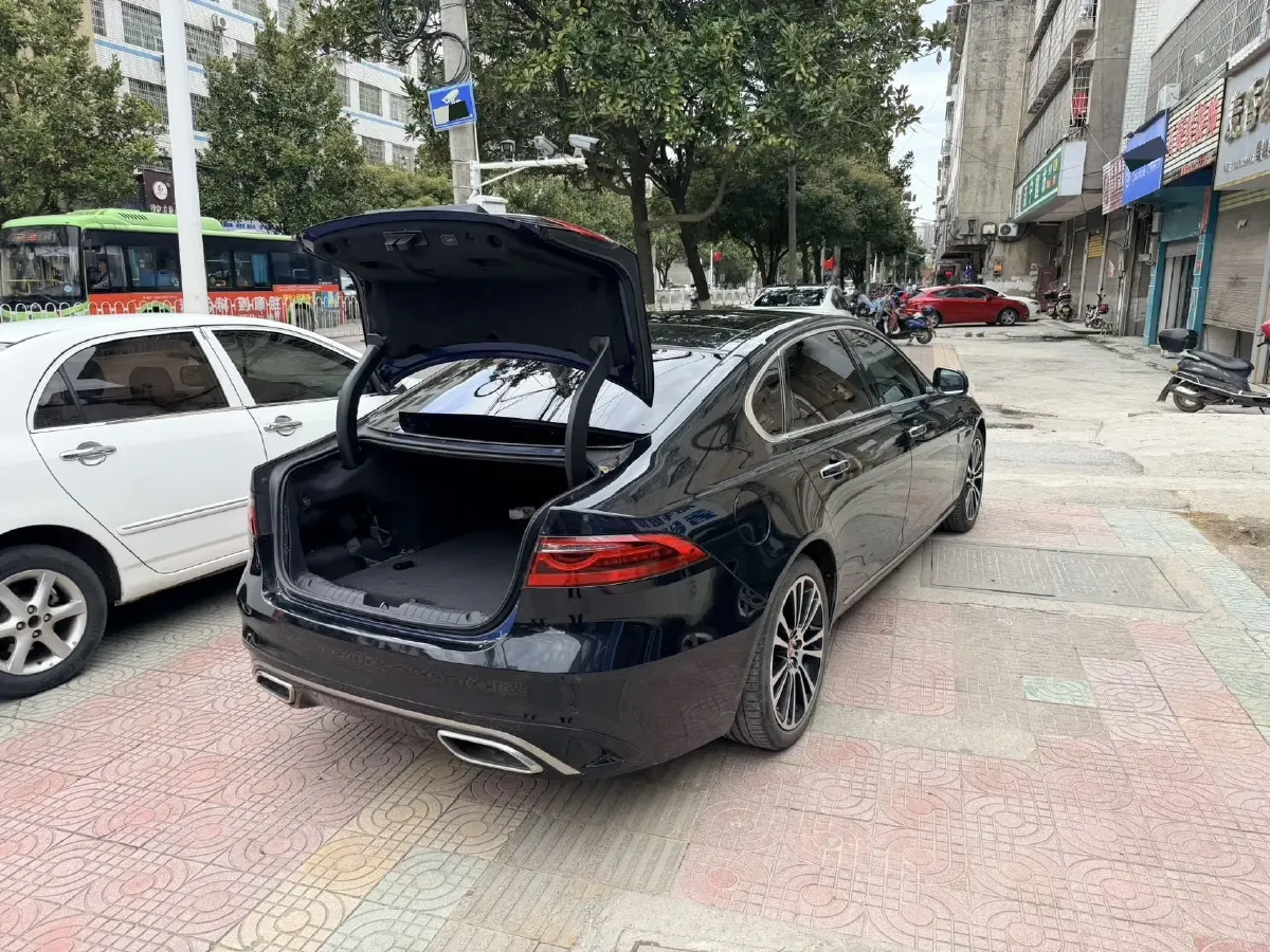 2021 Jaguar XFL 2.0T 250HP L4 8AT,autocango,china used car exporter,china ev exporter,chinese used car exporter,chinese used ev exporter