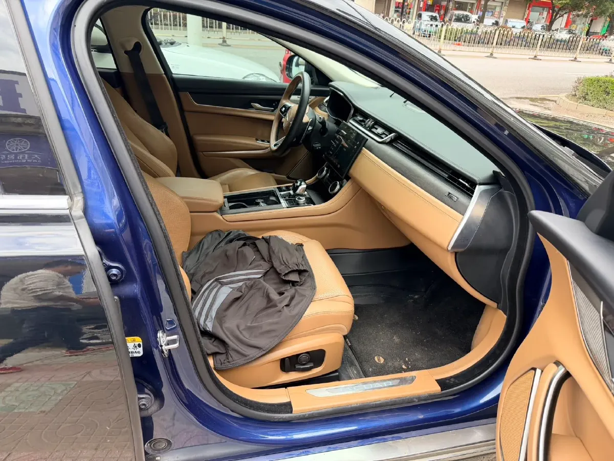 2021 Jaguar XFL 2.0T 250HP L4 8AT,autocango,china used car exporter,china ev exporter,chinese used car exporter,chinese used ev exporter