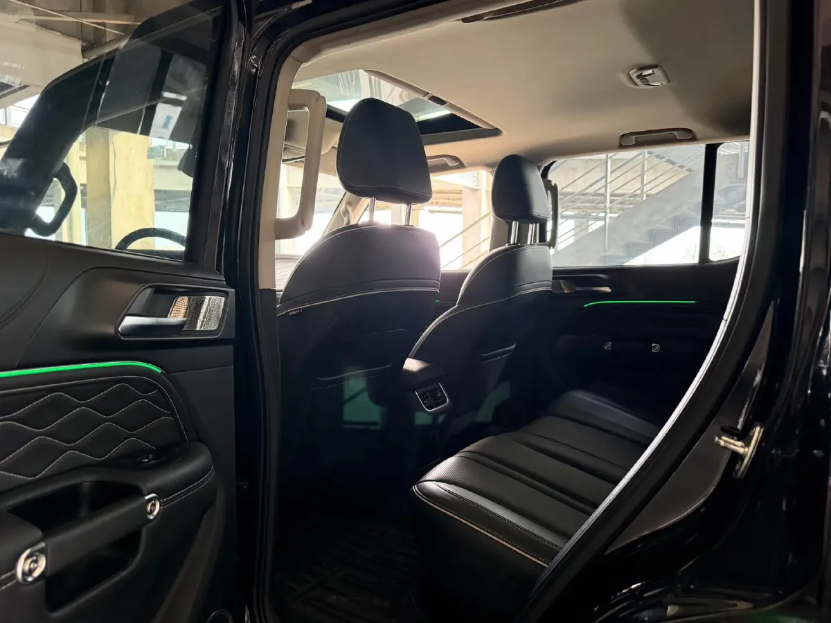 2023 Tank 300 2.0T 227HP L4 8AT,autocango,china used car exporter,china ev exporter,chinese used car exporter,chinese used ev exporter