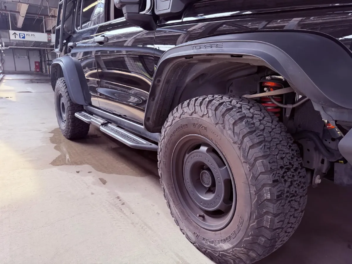 2023 Tank 300 2.0T 227HP L4 8AT,autocango,china used car exporter,china ev exporter,chinese used car exporter,chinese used ev exporter