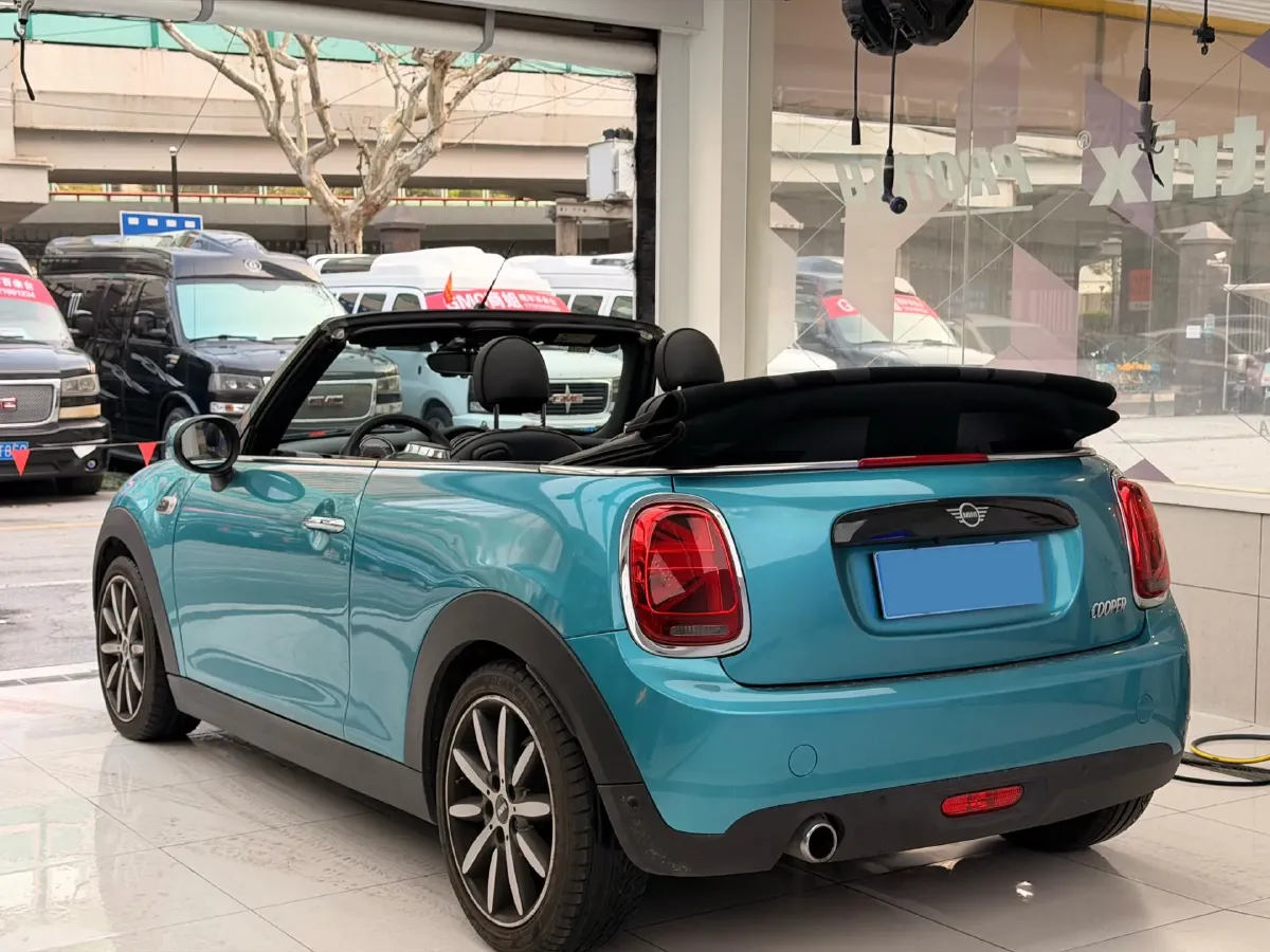 2020 MINI MINI 1.5T 136HP L3 7DCT,autocango,china used car exporter,china ev exporter,chinese used car exporter,chinese used ev exporter