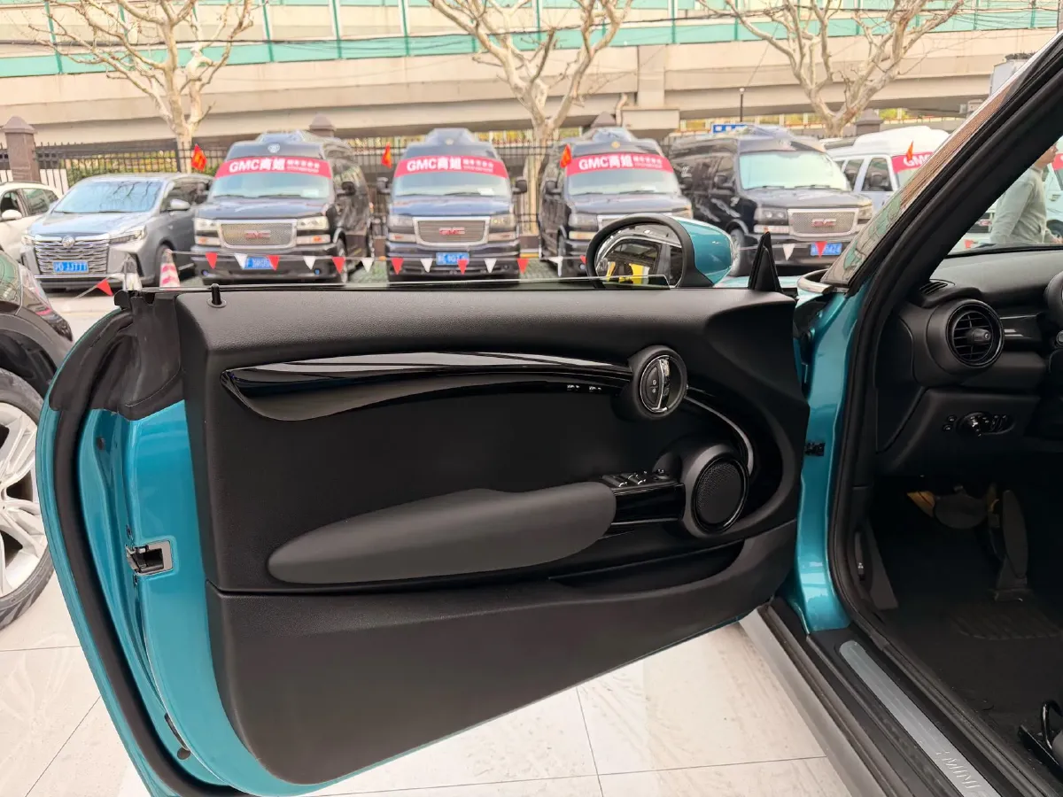 2020 MINI MINI 1.5T 136HP L3 7DCT,autocango,china used car exporter,china ev exporter,chinese used car exporter,chinese used ev exporter