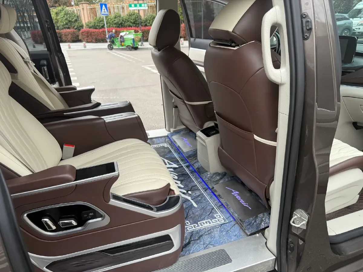2023 Buick GL8 2.0T 237HP L4 9AT,autocango,china used car exporter,china ev exporter,chinese used car exporter,chinese used ev exporter