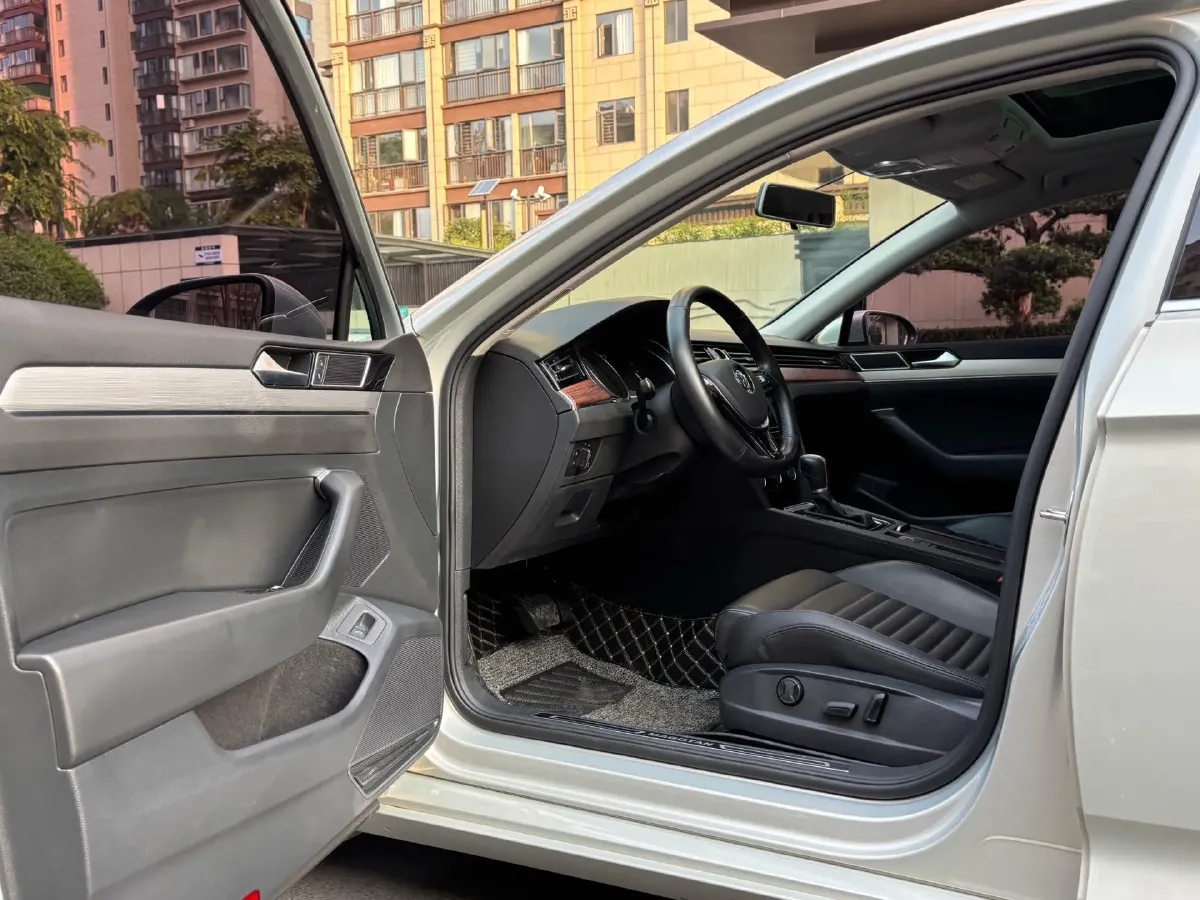 2018 Volkswagen Magotan 1.4T 150HP L4 7DCT,autocango,china used car exporter,china ev exporter,chinese used car exporter,chinese used ev exporter