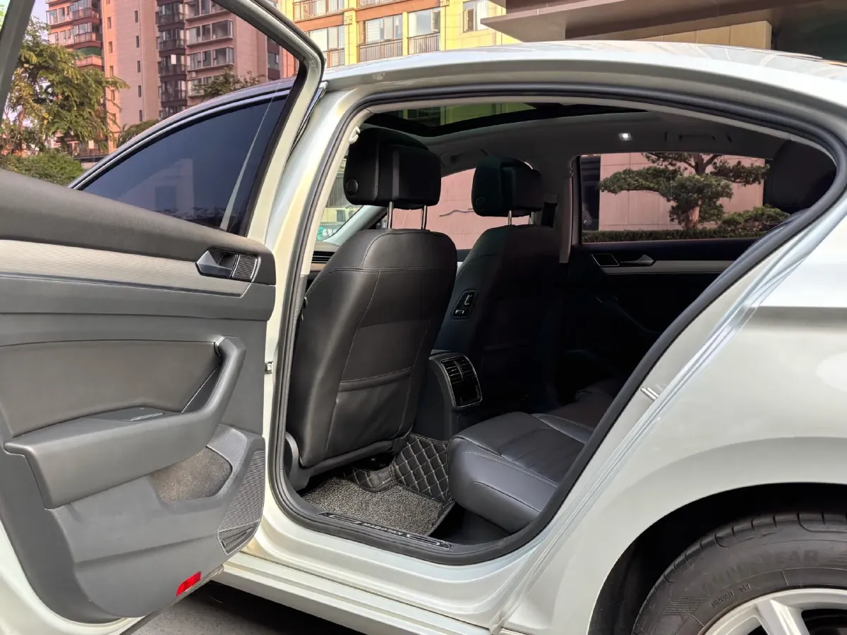 2018 Volkswagen Magotan 1.4T 150HP L4 7DCT,autocango,china used car exporter,china ev exporter,chinese used car exporter,chinese used ev exporter