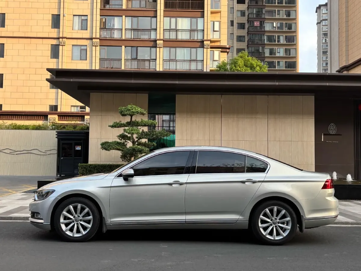 2018 Volkswagen Magotan 1.4T 150HP L4 7DCT,autocango,china used car exporter,china ev exporter,chinese used car exporter,chinese used ev exporter