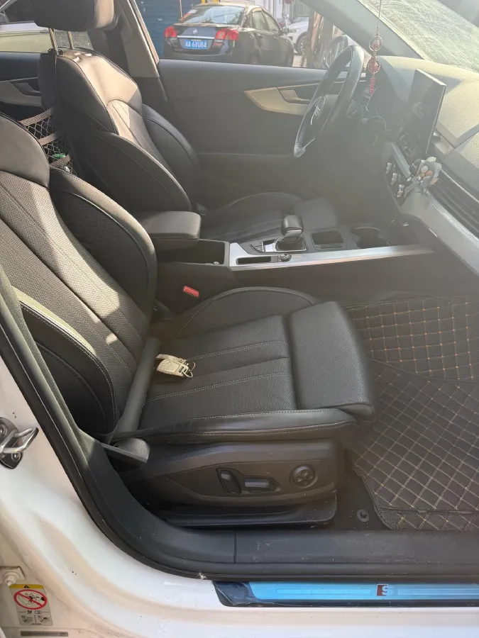 2020 Audi A4L 2.0T 190HP L4 7DCT,autocango,china used car exporter,china ev exporter,chinese used car exporter,chinese used ev exporter