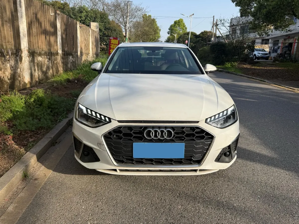 2020 Audi A4L 2.0T 190HP L4 7DCT,autocango,china used car exporter,china ev exporter,chinese used car exporter,chinese used ev exporter