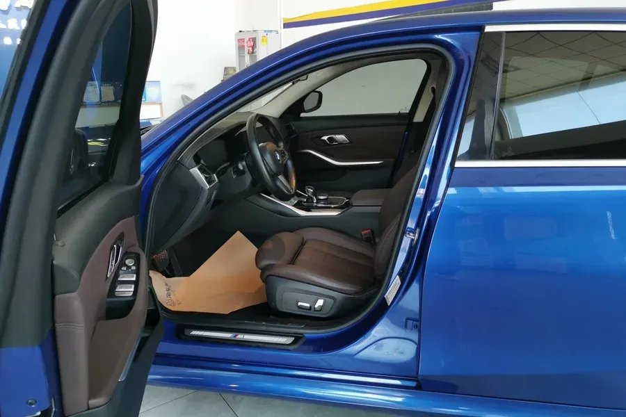 2020 BMW 3 Series 2.0T 156HP L4 8AT,autocango,china used car exporter,china ev exporter,chinese used car exporter,chinese used ev exporter