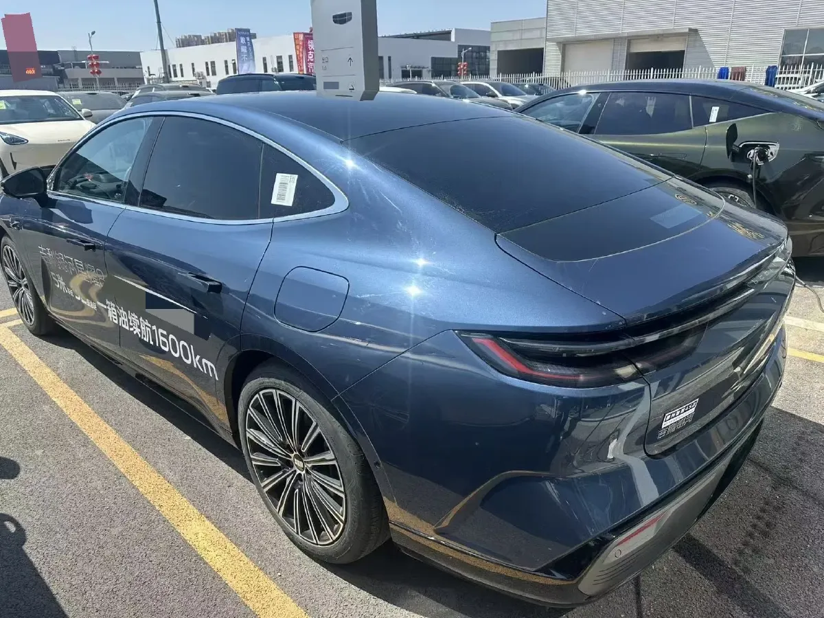 2025 Geely Galaxy Starshine 8 1.5T 163HP L4 3DHT PHEV 27.69KWH,autocango,china used car exporter,china ev exporter,chinese used car exporter,chinese used ev exporter