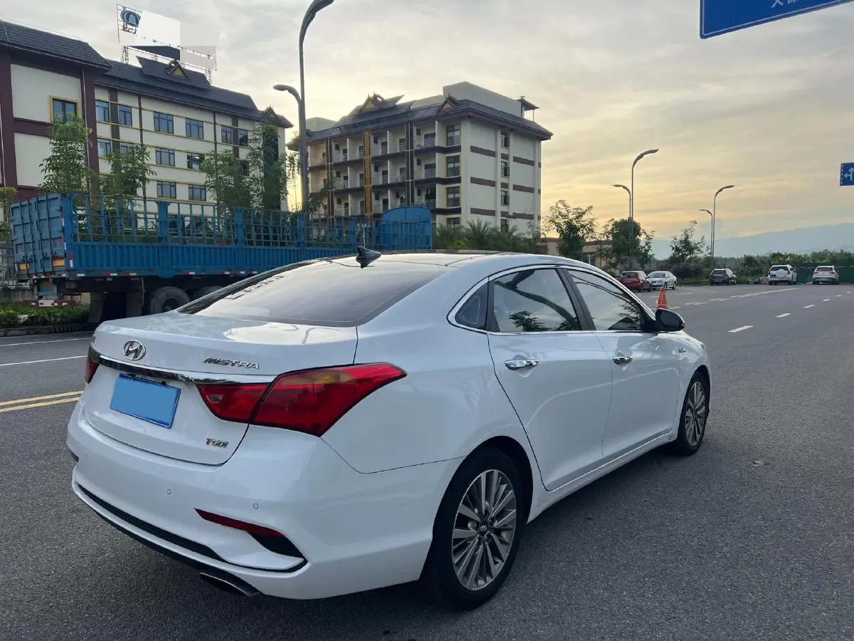 2017 Hyundai Mistra 1.6T 175HP L4 7DCT,autocango,china used car exporter,china ev exporter,chinese used car exporter,chinese used ev exporter