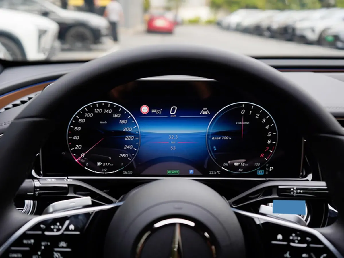 2024 Mercedes-Benz E Class 2.0T 204HP L4 9AT PHEV 25.4KWH,autocango,china used car exporter,china ev exporter,chinese used car exporter,chinese used ev exporter