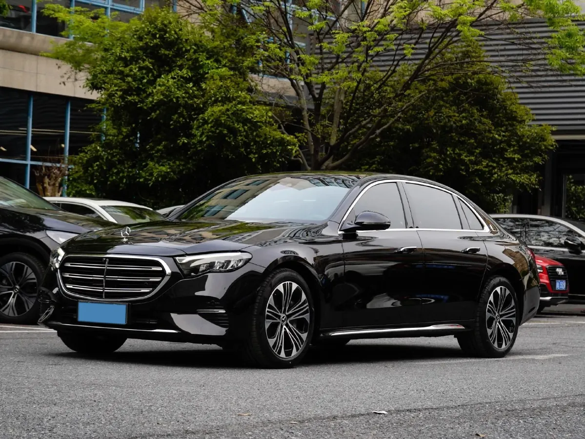 2024 Mercedes-Benz E Class 2.0T 204HP L4 9AT PHEV 25.4KWH,autocango,china used car exporter,china ev exporter,chinese used car exporter,chinese used ev exporter