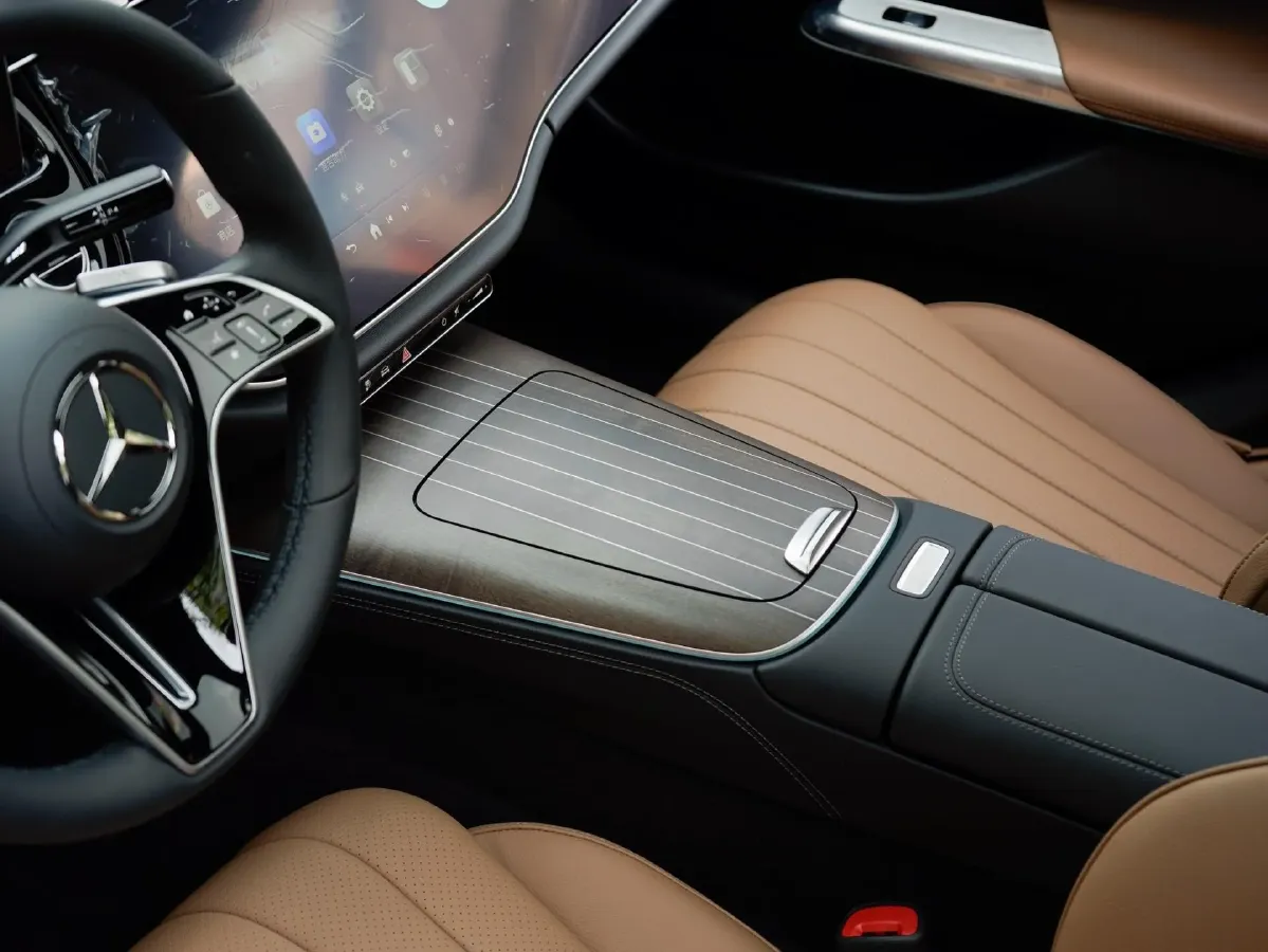 2024 Mercedes-Benz E Class 2.0T 204HP L4 9AT PHEV 25.4KWH,autocango,china used car exporter,china ev exporter,chinese used car exporter,chinese used ev exporter