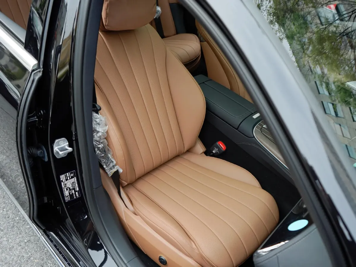 2024 Mercedes-Benz E Class 2.0T 204HP L4 9AT PHEV 25.4KWH,autocango,china used car exporter,china ev exporter,chinese used car exporter,chinese used ev exporter