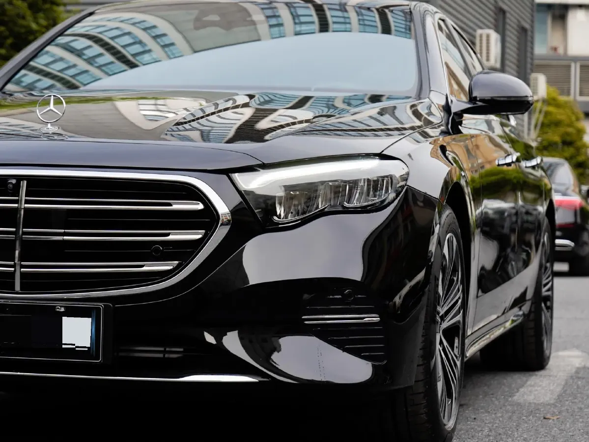 2024 Mercedes-Benz E Class 2.0T 204HP L4 9AT PHEV 25.4KWH,autocango,china used car exporter,china ev exporter,chinese used car exporter,chinese used ev exporter
