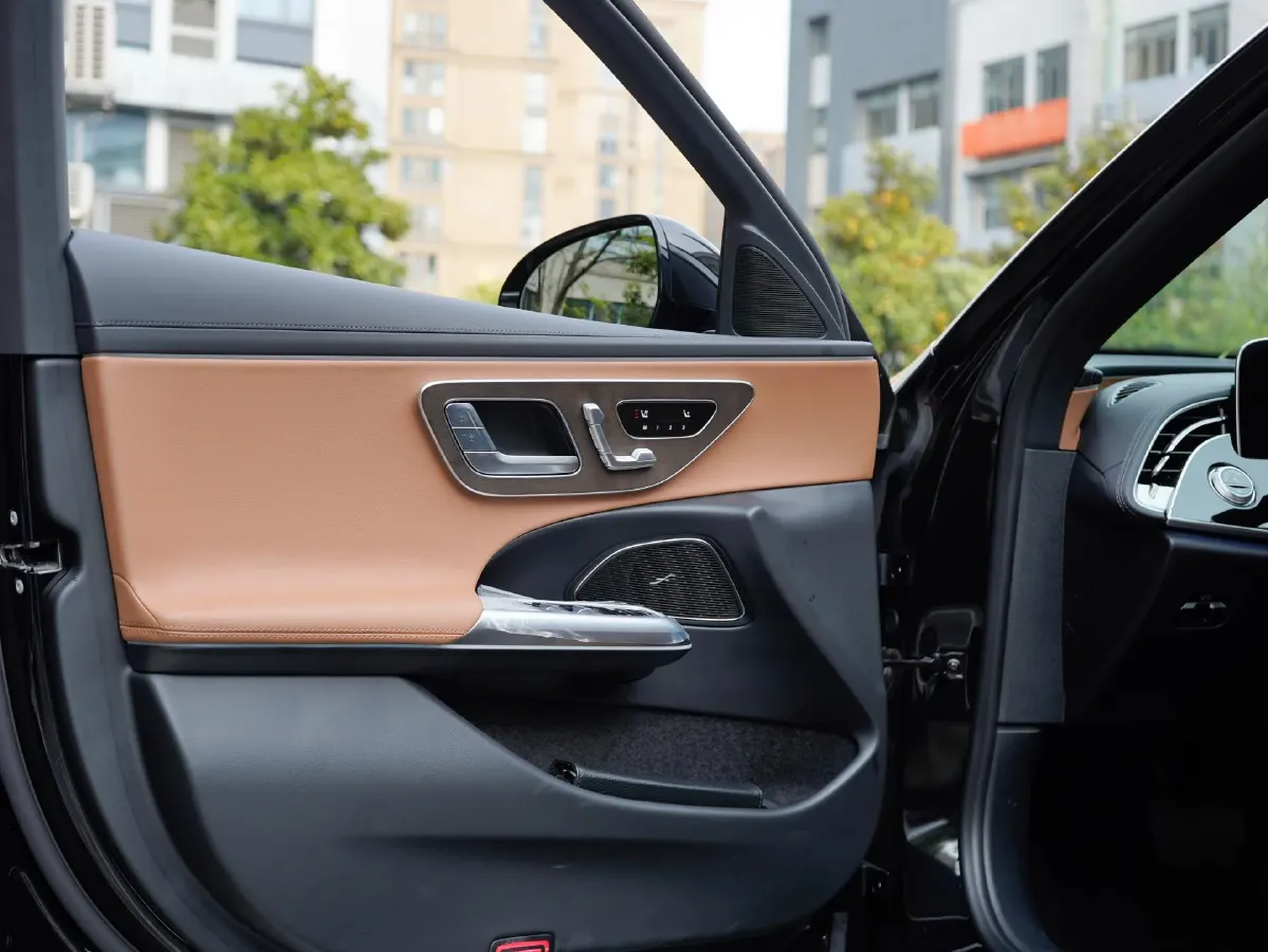 2024 Mercedes-Benz E Class 2.0T 204HP L4 9AT PHEV 25.4KWH,autocango,china used car exporter,china ev exporter,chinese used car exporter,chinese used ev exporter