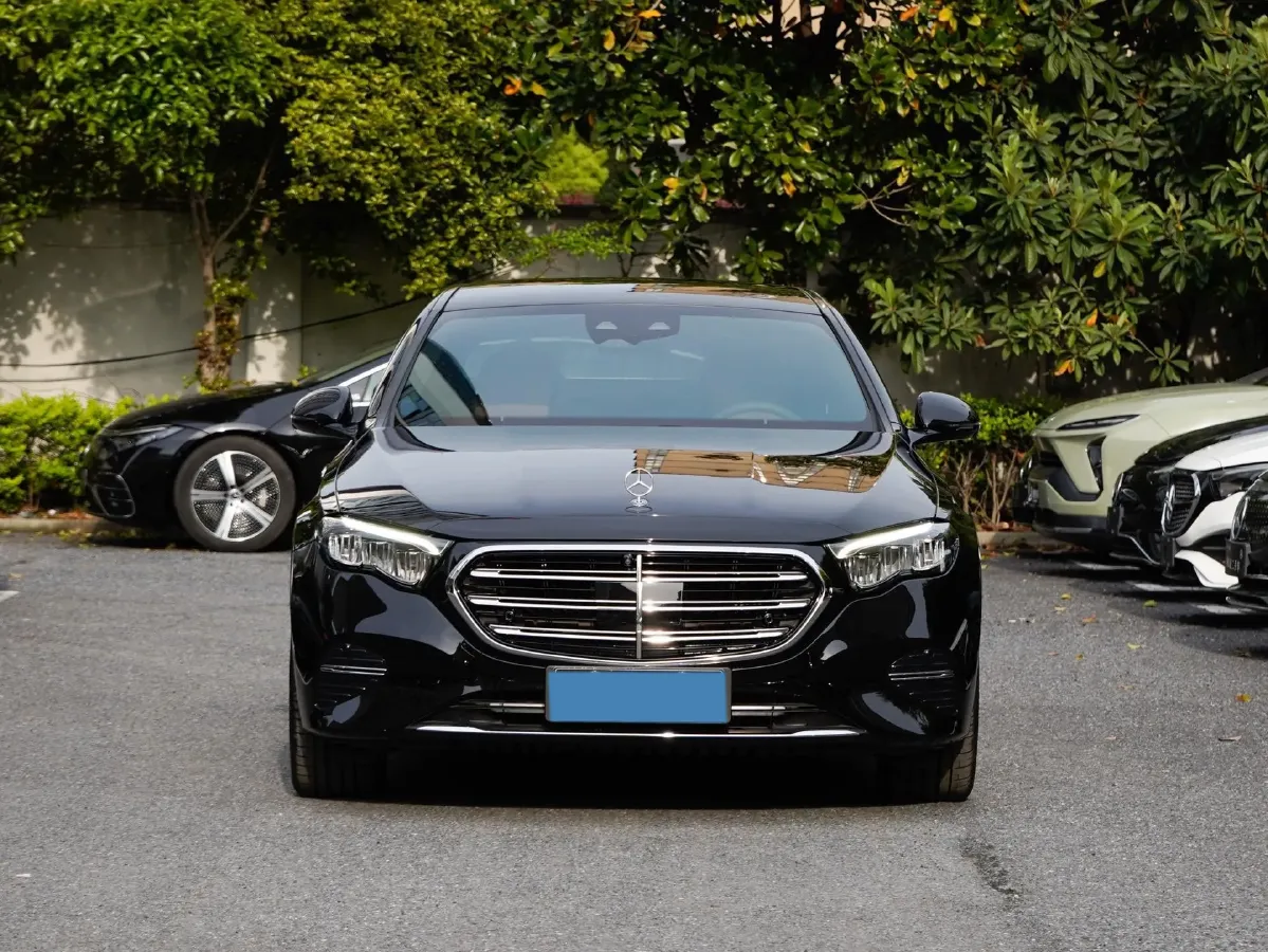 2024 Mercedes-Benz E Class 2.0T 204HP L4 9AT PHEV 25.4KWH,autocango,china used car exporter,china ev exporter,chinese used car exporter,chinese used ev exporter