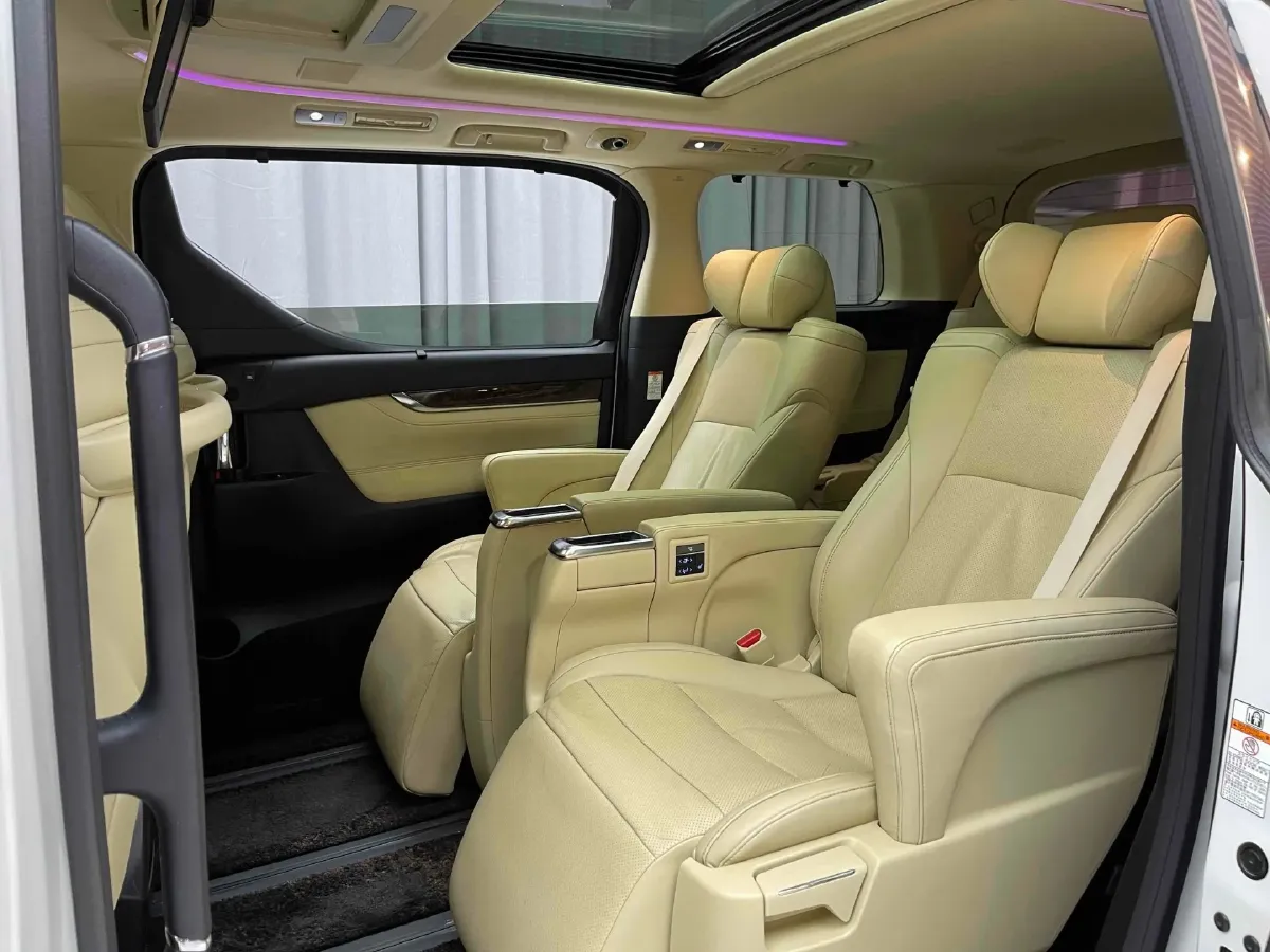 2018 Toyota Alphard 3.5L 301HP V6 8AT,autocango,china used car exporter,china ev exporter,chinese used car exporter,chinese used ev exporter