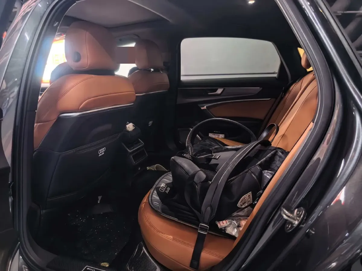 2020 Audi A6L 2.0T 190HP L4 7DCT,autocango,china used car exporter,china ev exporter,chinese used car exporter,chinese used ev exporter