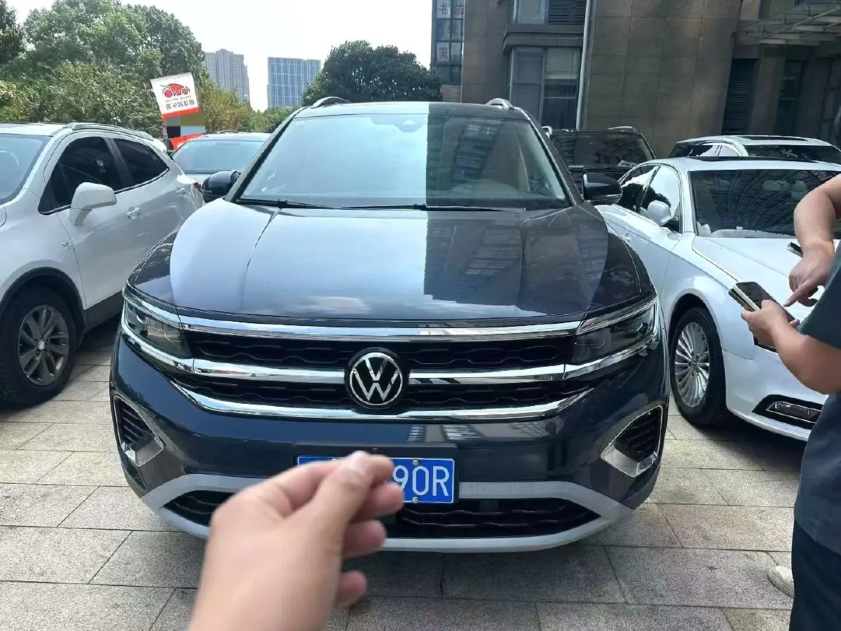 2022 Volkswagen Talagon 2.0T 220HP L4 7DCT,autocango,china used car exporter,china ev exporter,chinese used car exporter,chinese used ev exporter