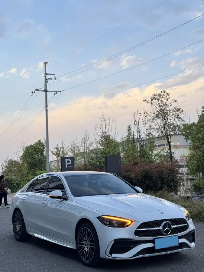 2024 Mercedes-Benz C Class 1.5T 204HP L4 9AT,autocango,china used car exporter,china ev exporter,chinese used car exporter,chinese used ev exporter