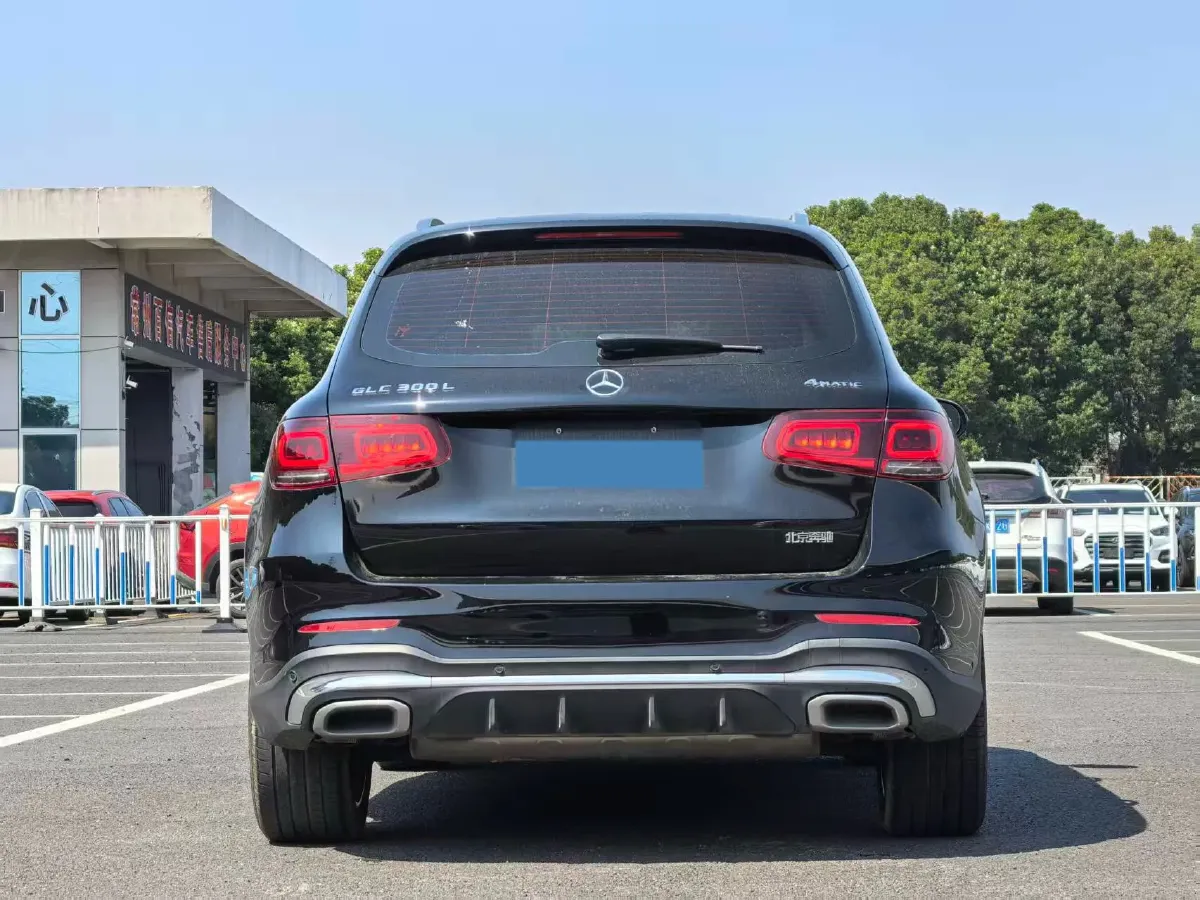 2022 Mercedes-Benz GLC Class 2.0T 258HP L4 9AT,autocango,china used car exporter,china ev exporter,chinese used car exporter,chinese used ev exporter
