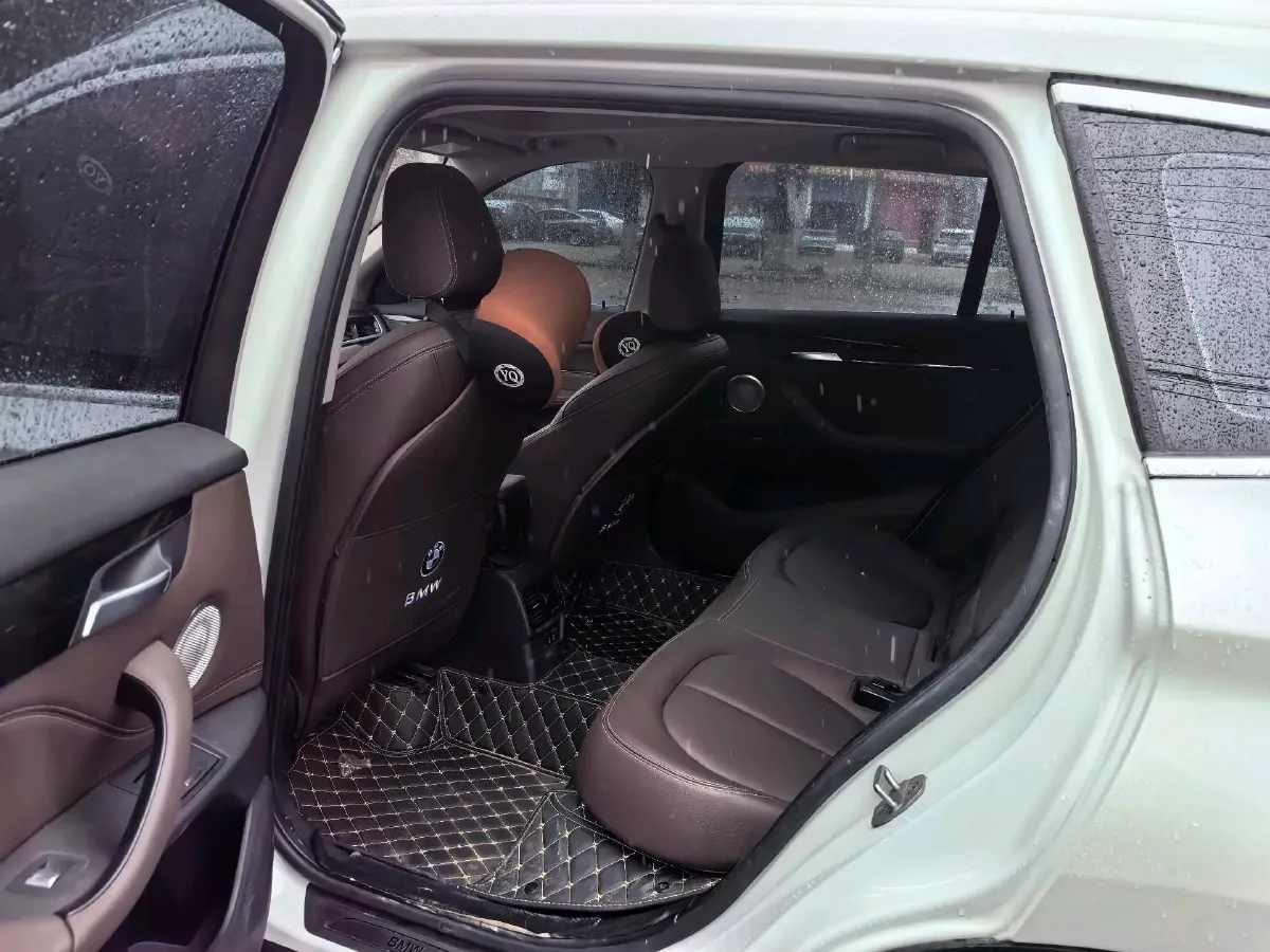 2022 BMW X1 2.0T 192HP L4 7DCT,autocango,china used car exporter,china ev exporter,chinese used car exporter,chinese used ev exporter