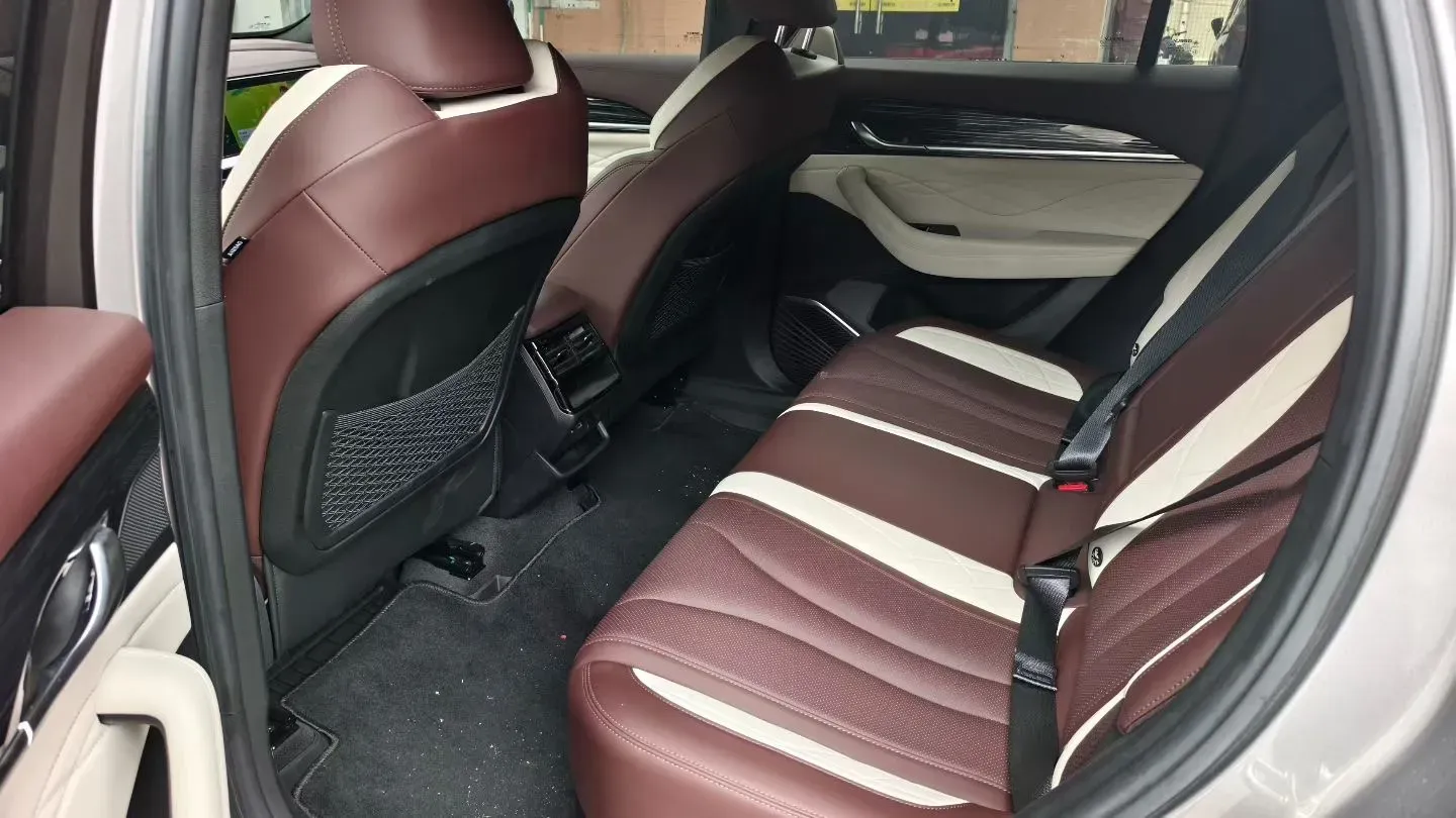 2024 Geely Monjaro 2.0T 238HP L4 8AT,autocango,china used car exporter,china ev exporter,chinese used car exporter,chinese used ev exporter