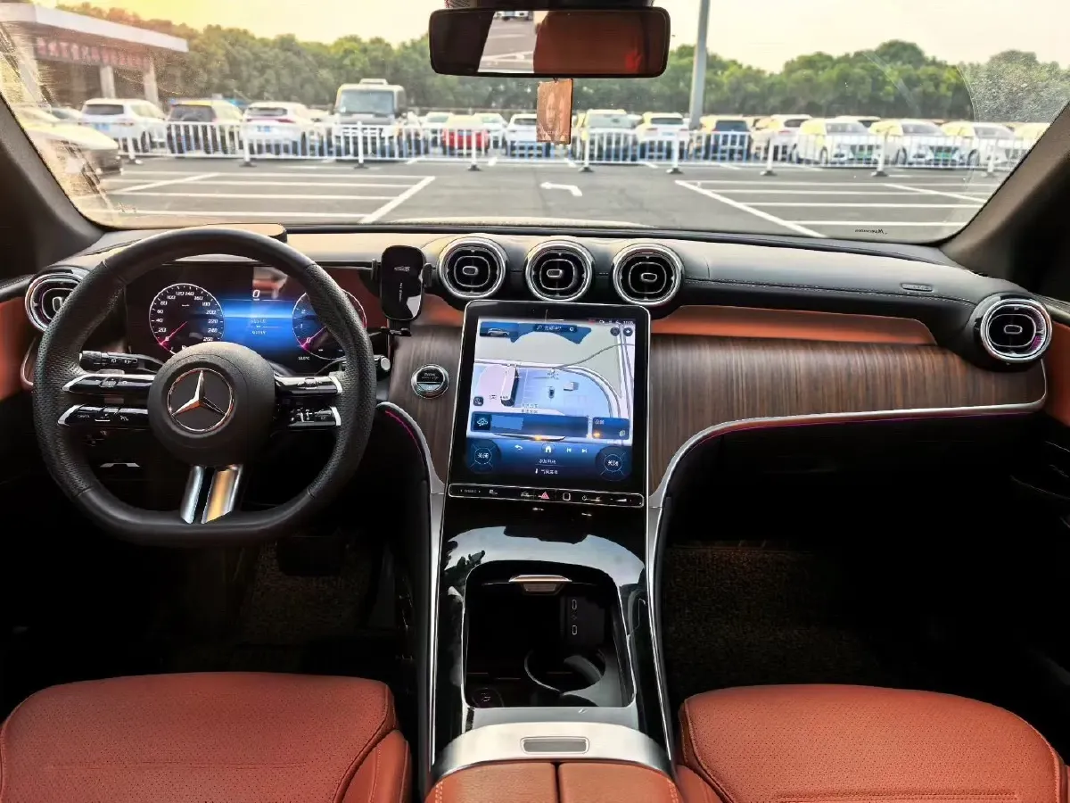 2024 Mercedes-Benz GLC Class 2.0T 258HP L4 9AT,autocango,china used car exporter,china ev exporter,chinese used car exporter,chinese used ev exporter