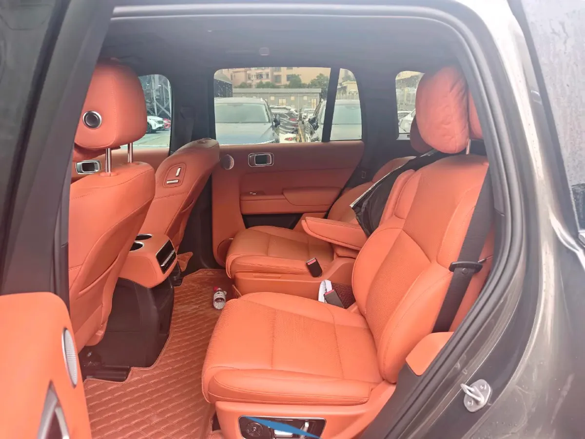 2023 Li L8 Range Extended 154HP REEV 40.9KWH,autocango,china used car exporter,china ev exporter,chinese used car exporter,chinese used ev exporter