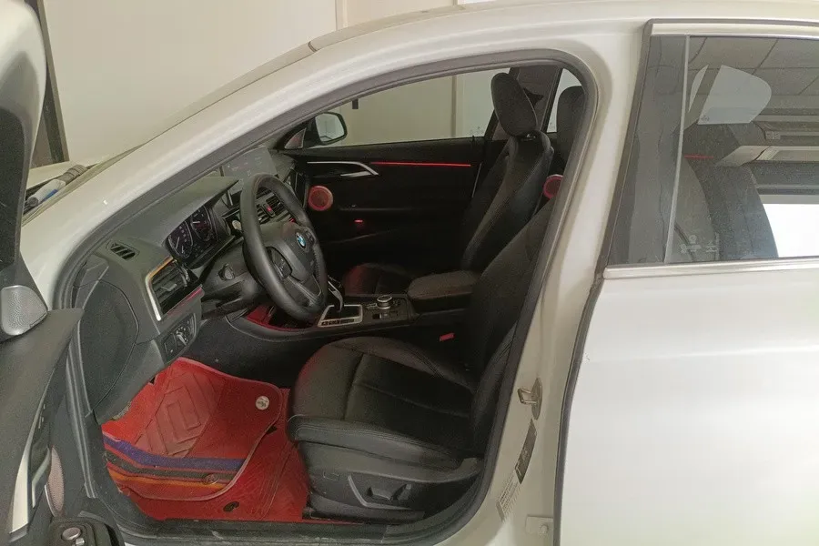 2022 BMW 1 Series 1.5T 140HP L3 7DCT,autocango,china used car exporter,china ev exporter,chinese used car exporter,chinese used ev exporter