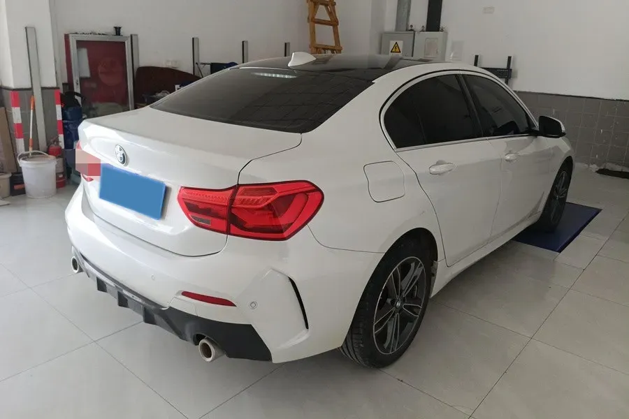 2022 BMW 1 Series 1.5T 140HP L3 7DCT,autocango,china used car exporter,china ev exporter,chinese used car exporter,chinese used ev exporter