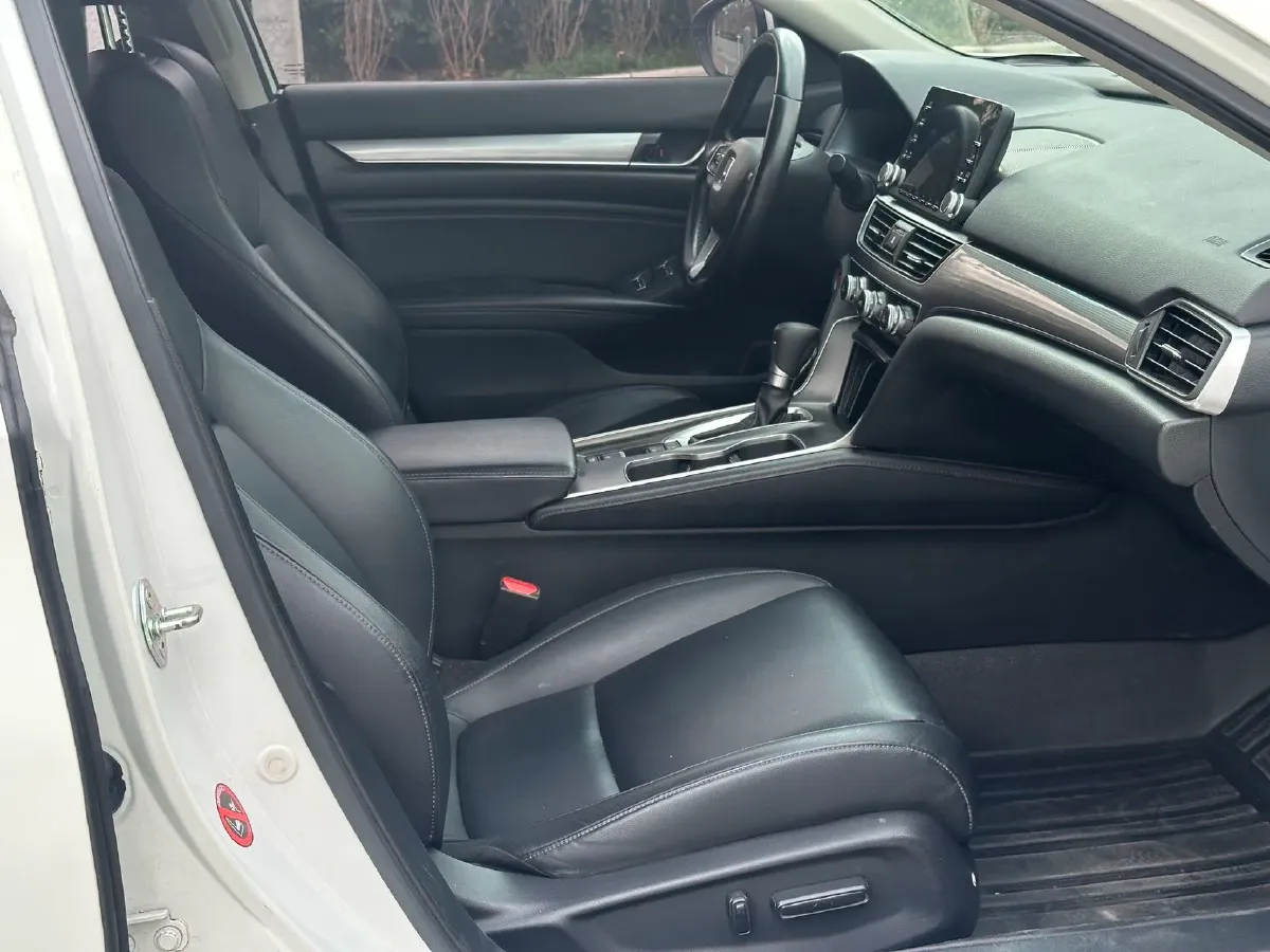 2021 Honda Accord 1.5T 194HP L4 CVT,autocango,china used car exporter,china ev exporter,chinese used car exporter,chinese used ev exporter
