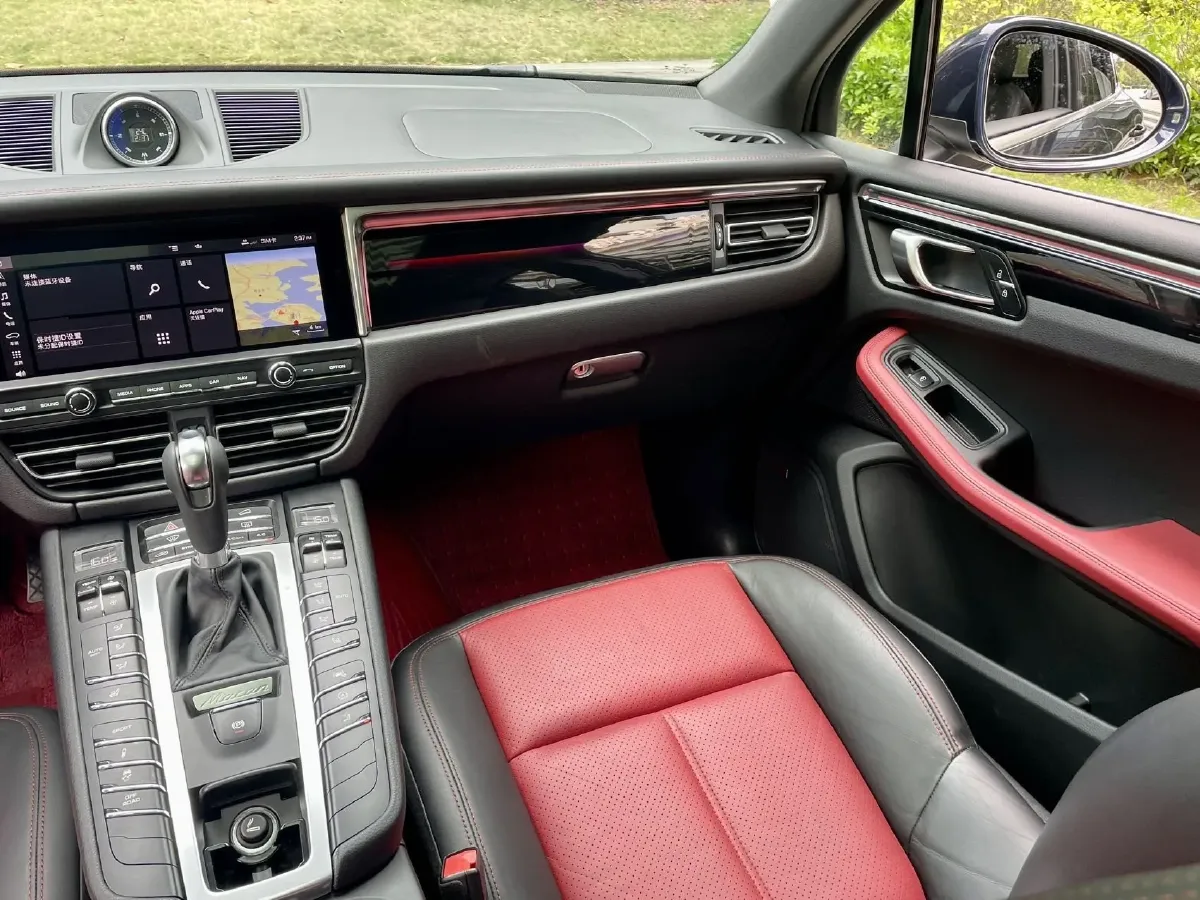 2021 Porsche Macan 2.0T 252HP L4 7DCT,autocango,china used car exporter,china ev exporter,chinese used car exporter,chinese used ev exporter