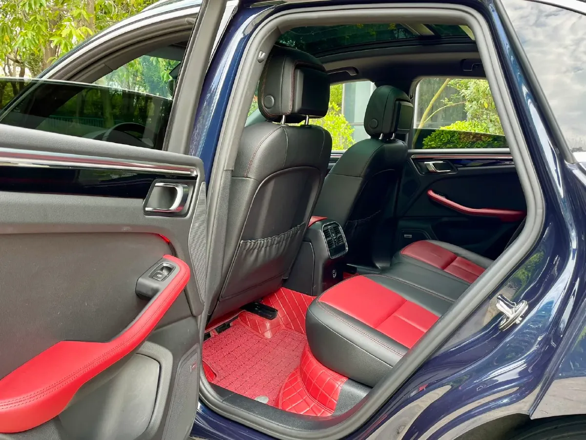 2021 Porsche Macan 2.0T 252HP L4 7DCT,autocango,china used car exporter,china ev exporter,chinese used car exporter,chinese used ev exporter