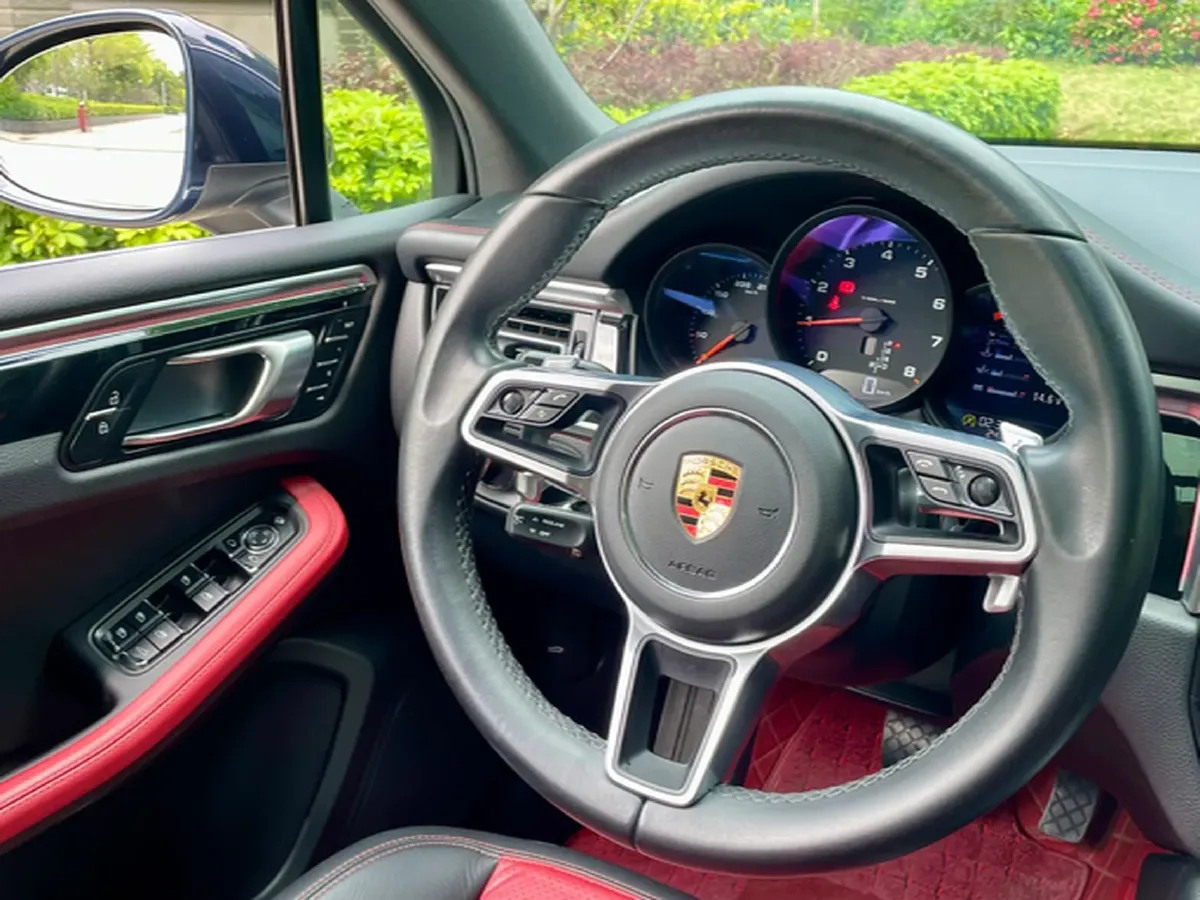 2021 Porsche Macan 2.0T 252HP L4 7DCT,autocango,china used car exporter,china ev exporter,chinese used car exporter,chinese used ev exporter