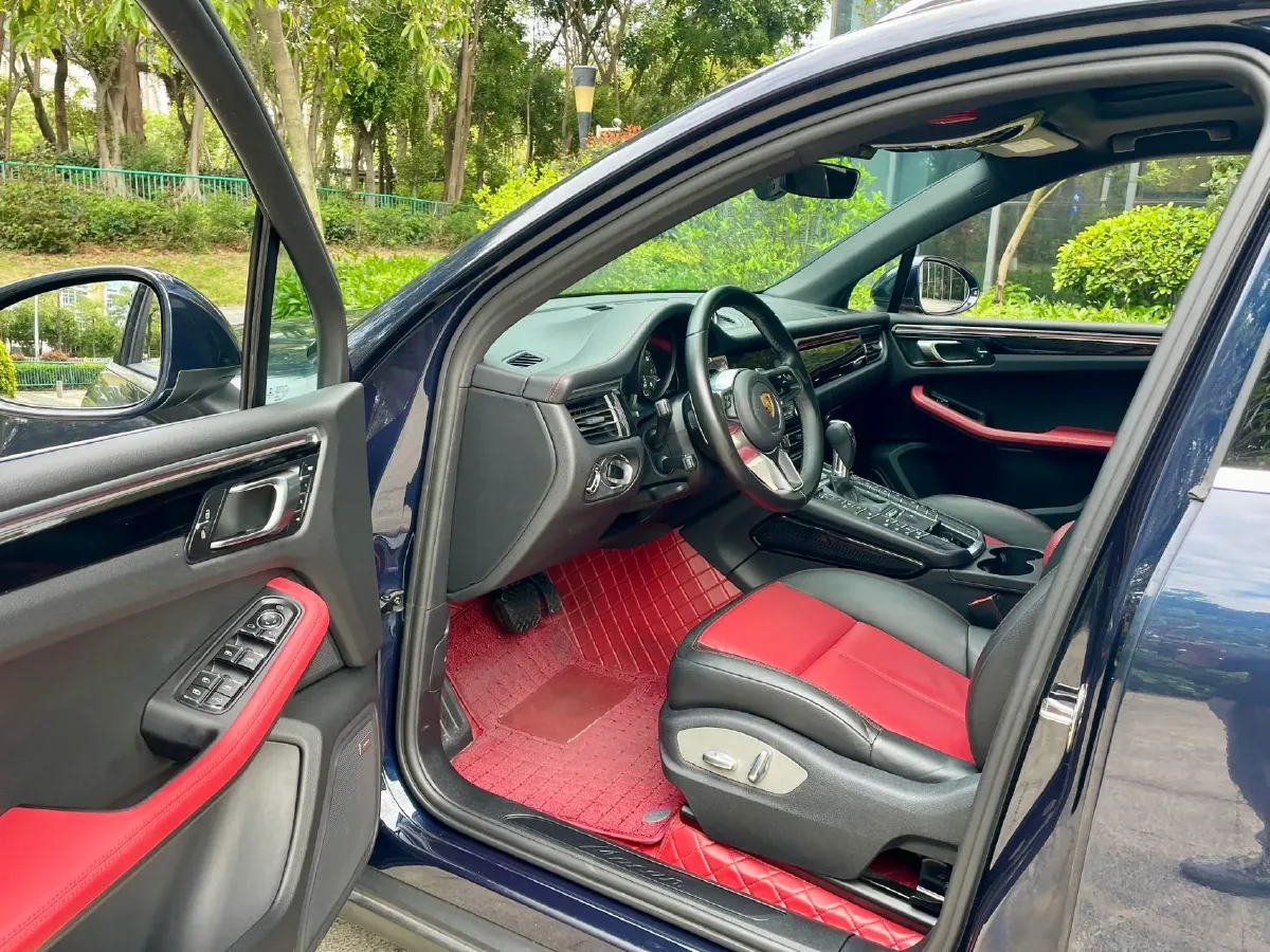 2021 Porsche Macan 2.0T 252HP L4 7DCT,autocango,china used car exporter,china ev exporter,chinese used car exporter,chinese used ev exporter