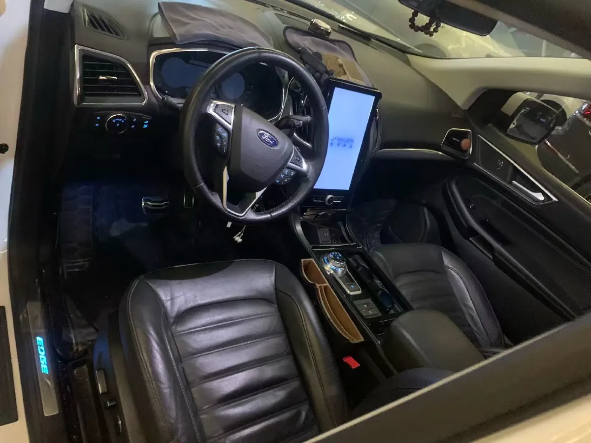 2020 Ford Edge 2.0T 245HP L4 8AT,autocango,china used car exporter,china ev exporter,chinese used car exporter,chinese used ev exporter