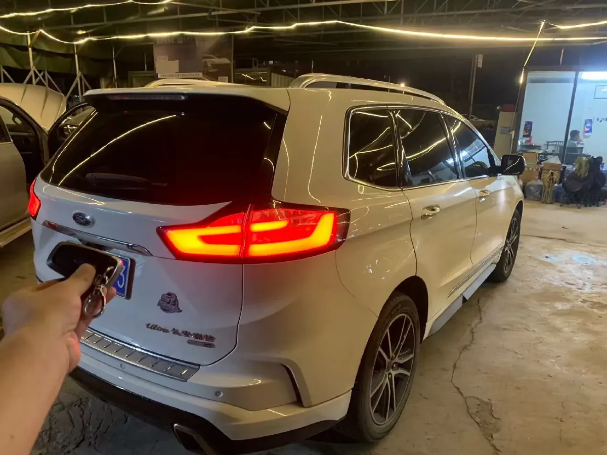 2020 Ford Edge 2.0T 245HP L4 8AT,autocango,china used car exporter,china ev exporter,chinese used car exporter,chinese used ev exporter