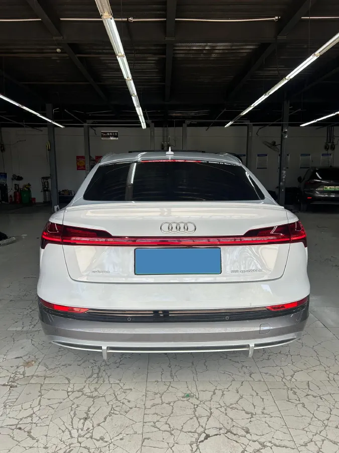 2021 Audi e-tron 2AT BEV 95KWH,autocango,china used car exporter,china ev exporter,chinese used car exporter,chinese used ev exporter